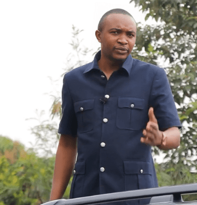 Undertakers of Hope: How Delusional Kenyan Masses Silence Reformists Lawyer Morara Kebaso Takes Matters Into His Own Hands, Audits Ghost Government Projects. Outspoken lawyer Morara Kebaso Sr., perched on the sunroof of an SUV, satirizes the president by donning his signature Kaunda suits. Picture/X